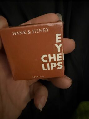 Hank and Henry - Cora Lee | All-Over Velvet Touch Cream Color